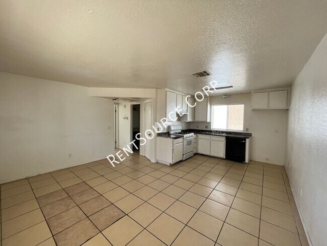 Photo - 15582 L St Unit 02