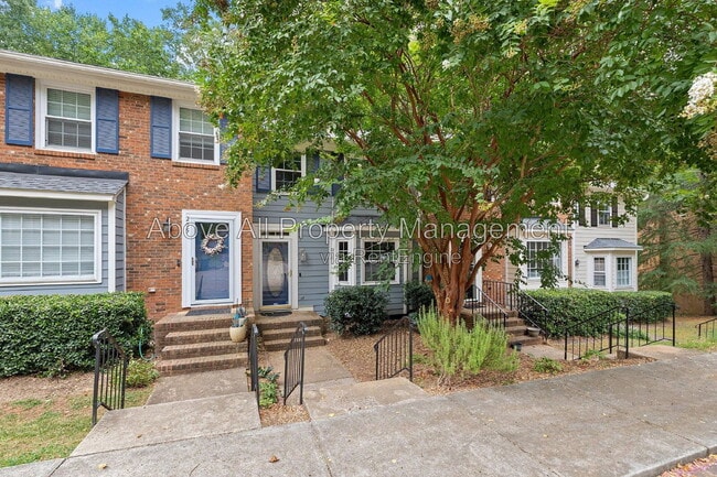 207 Bay Dr