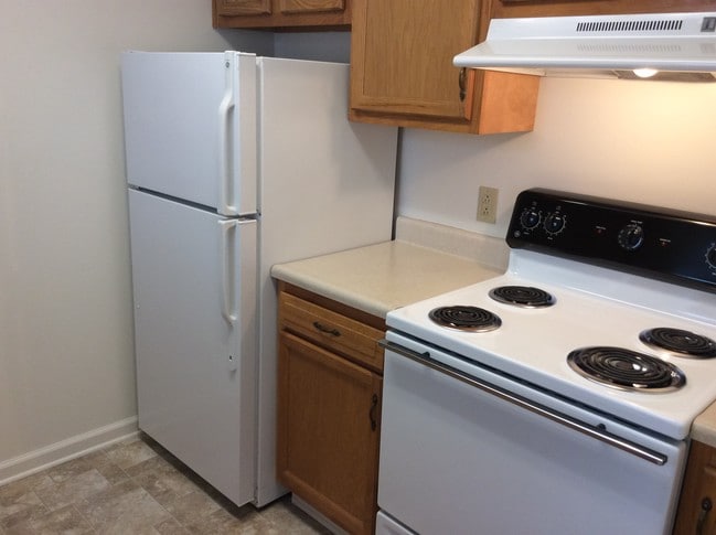 Kitchen - Villas of Wayne Trail (Senior 55+)