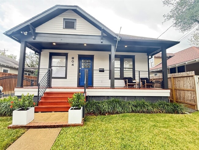 Building Photo - 804 Omar St