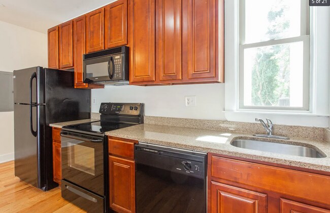 Photo - 1706 Fontain St Unit 2