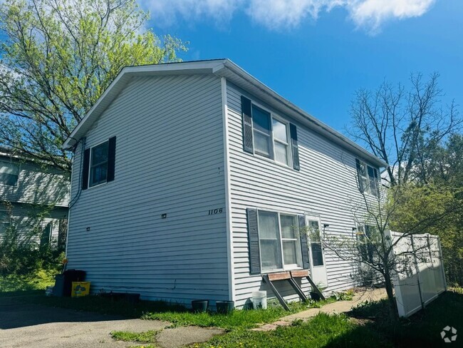 Building Photo - 1106 Hazel Dr Unit B Rental