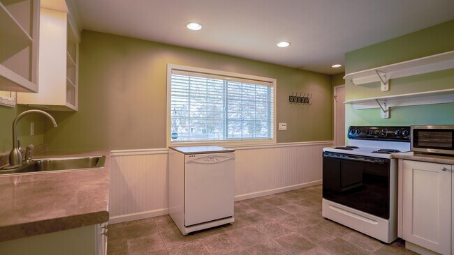 Photo - 2329 W Rowan Ave