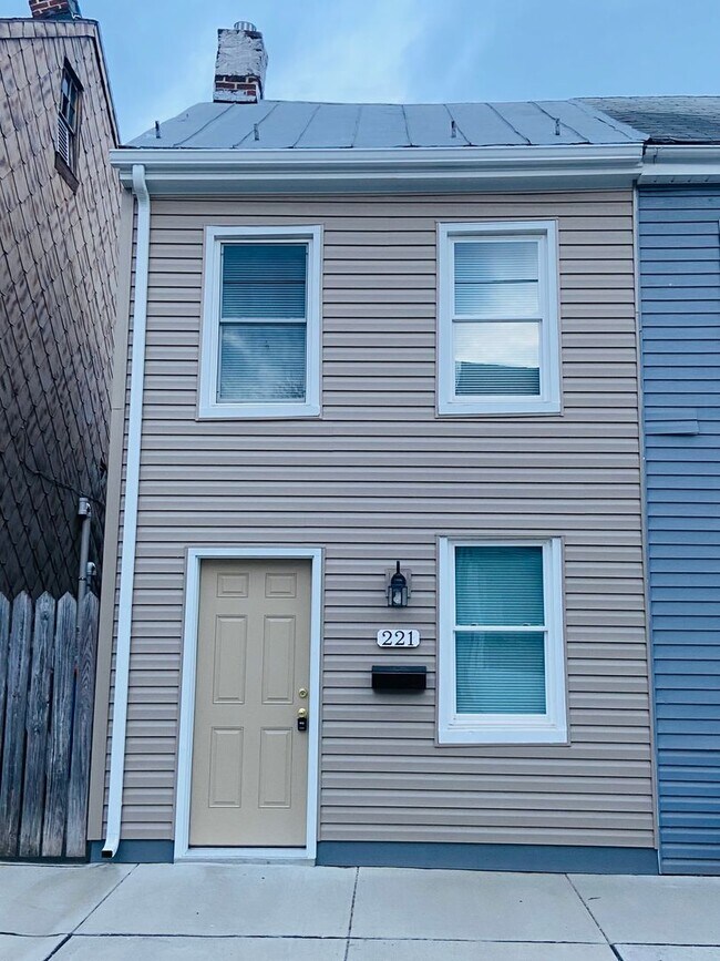 Photo - 3 Bedroom House, Garage-York City SD