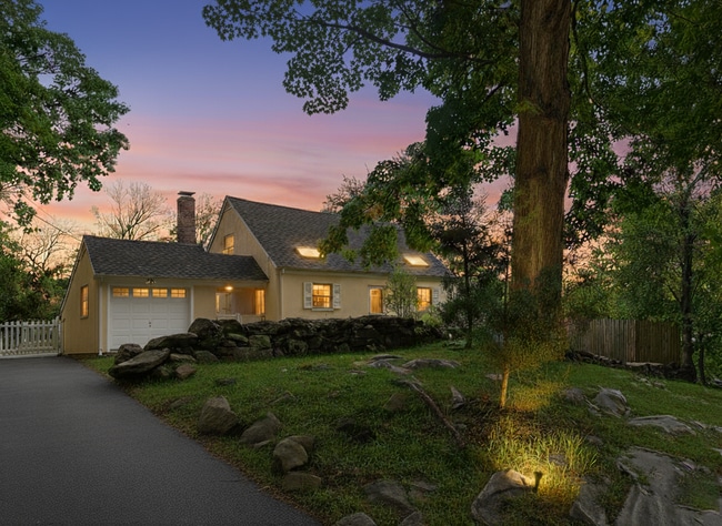 Photo - 14 Long Lots Rd