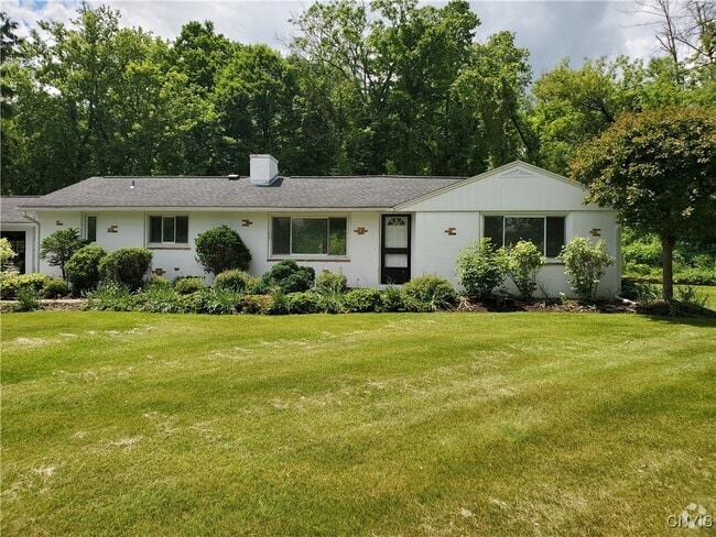 Building Photo - 6108 E Seneca Turnpike Rental
