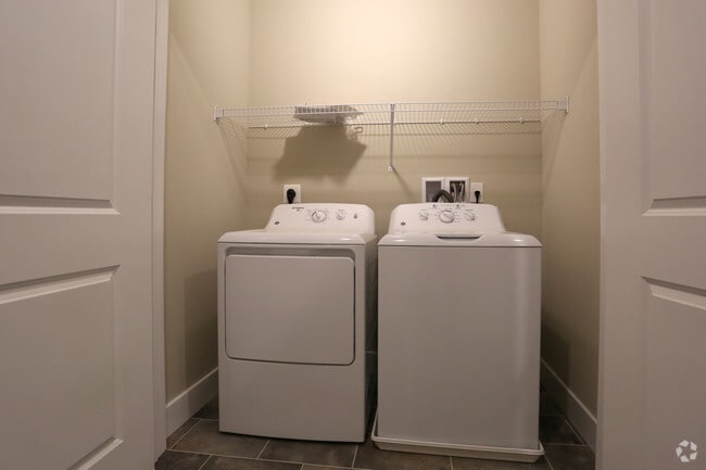 Laundry - Woodland Hills