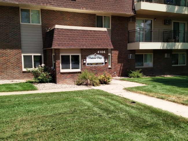 Parkview Plaza Apartments