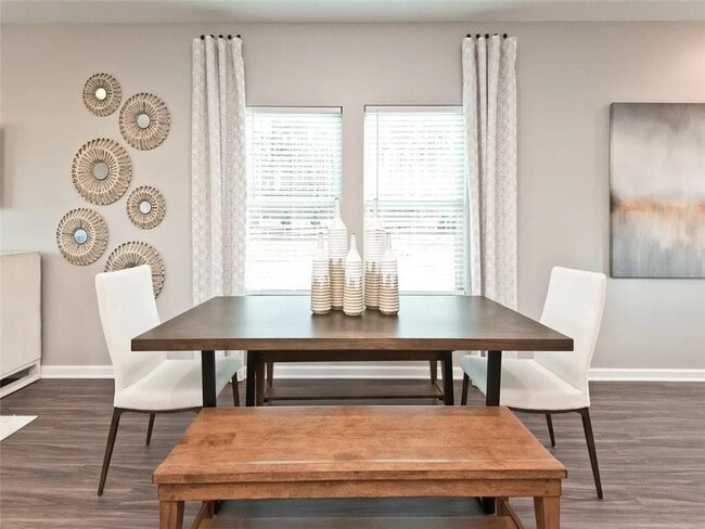 Photo - 1643 Villageside Ct