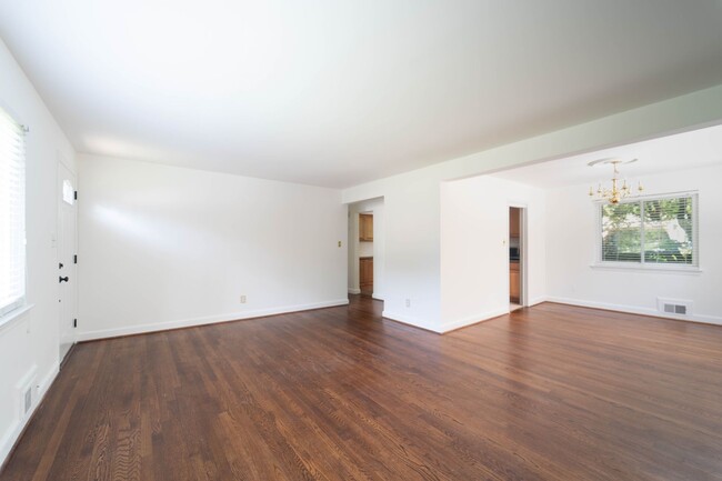 Photo - 50's Rambler with 5 BR & 3 BA in One of the Best Locations in Arlington