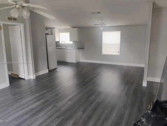 Photo - 220 NE 12th Ave