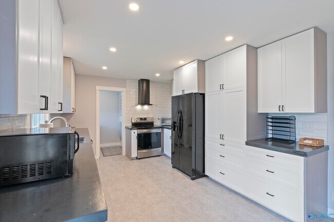 Photo - 1801 Carson Ln NW