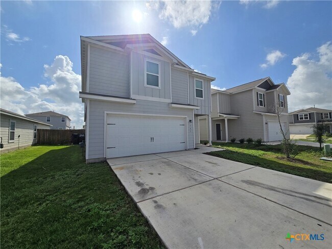 Photo - 761 Greenway Trl
