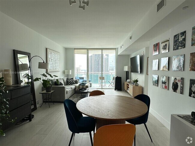Building Photo - 950 Brickell Bay Dr Unit 3500 Rental