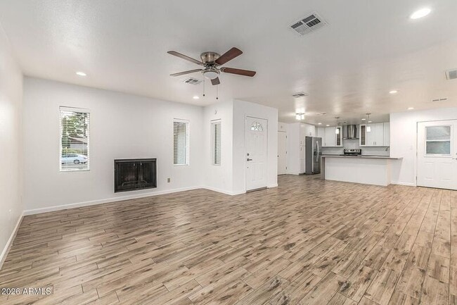 Photo - 937 N 85th St
