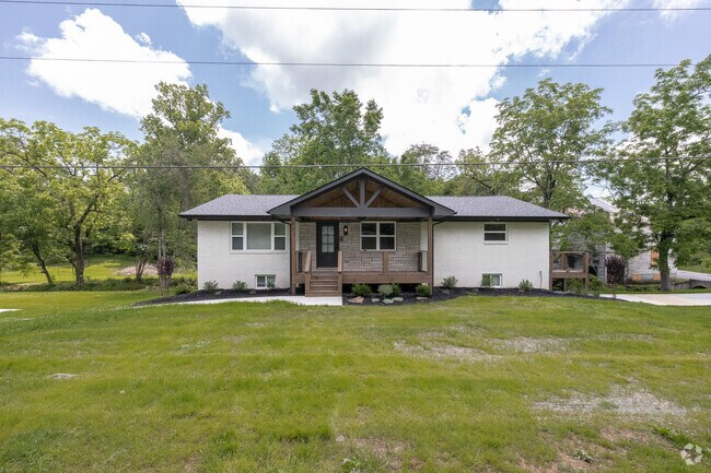 Building Photo - 331 Clover Hill Rd Rental