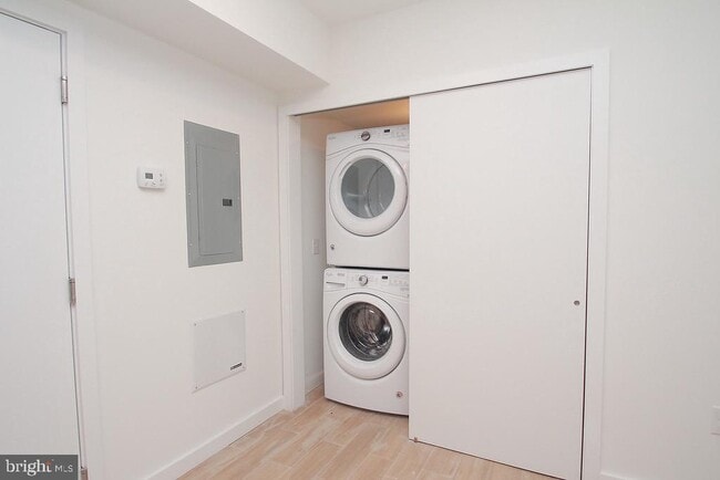 Photo - 1917-21 E Letterly St Unidad C