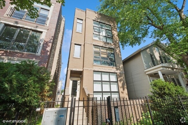 Building Photo - 1015 N Paulina St Unit 1 Rental