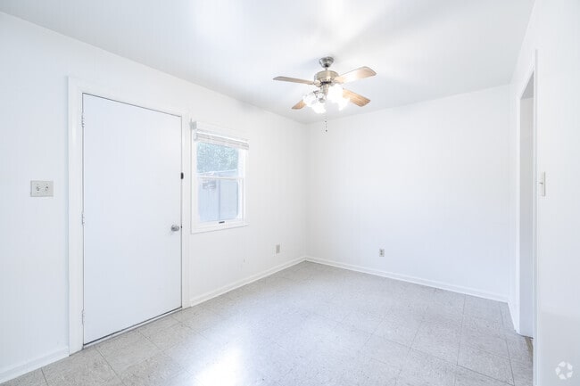 3BR, 3BA - 1,462SF - Dining Room