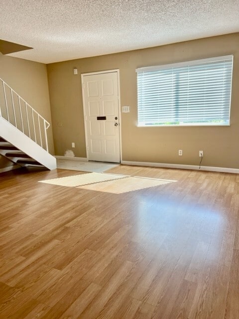 Photo - 901 Veterans Dr