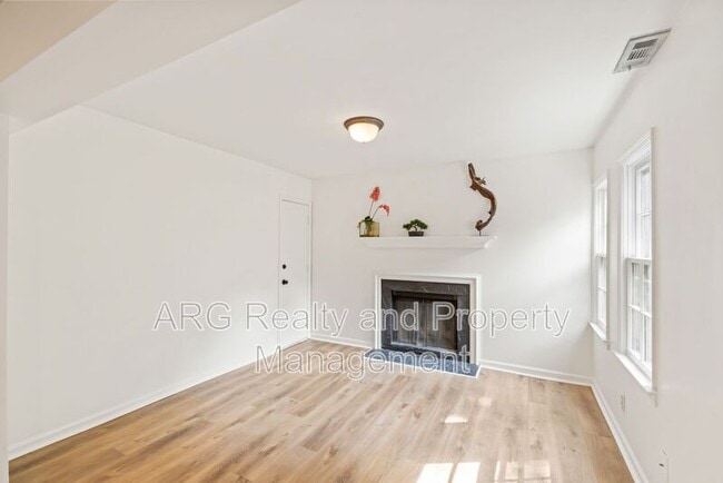 Photo - 128 Lablanc Way NW