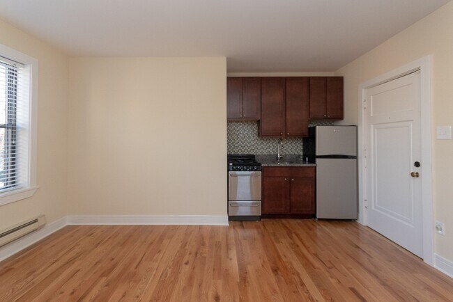4349 N Damen Ave Unit 513