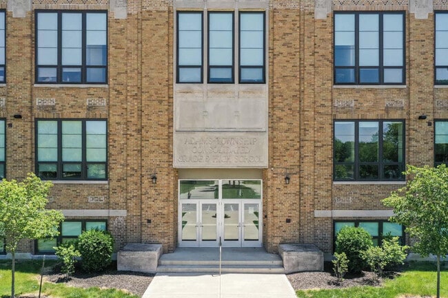 Photo - Blackhawk Commons