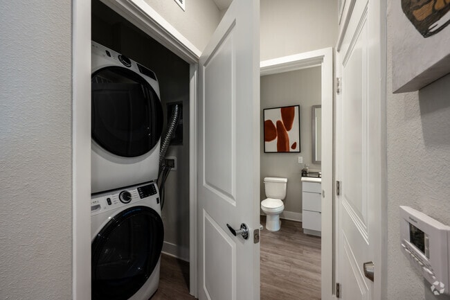 2 habitaciones, 2 baños - 1055 pies cuadrados - Seminole - Lavandería - Seven41 Winter Park