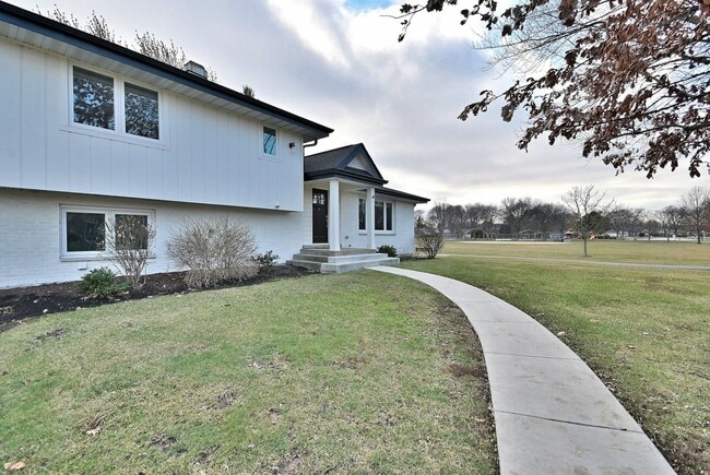 Photo - 263 Bobwhite Ln