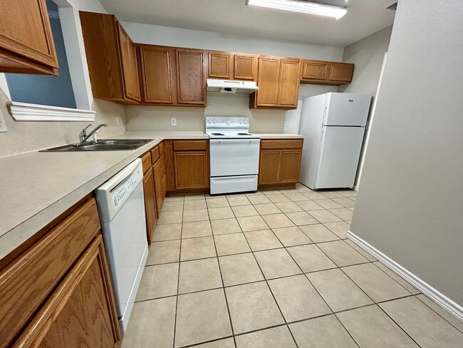 Photo - 908 N Belmont Ave Unit A