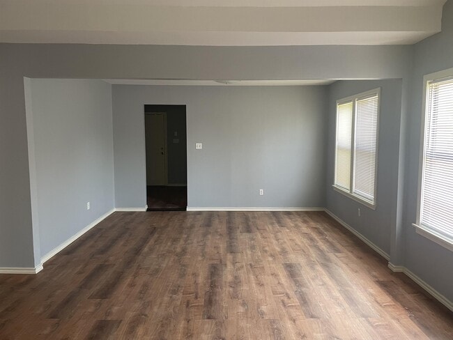 Photo - 329 N 8th St