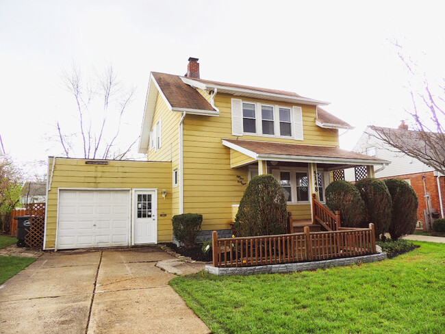 Renovated 3 Bedroom and 1 Bath Colonial fo... - Renovated 3 Bedroom and 1 Bath Colonial fo... House