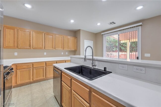 Photo - 121 Pettswood Dr