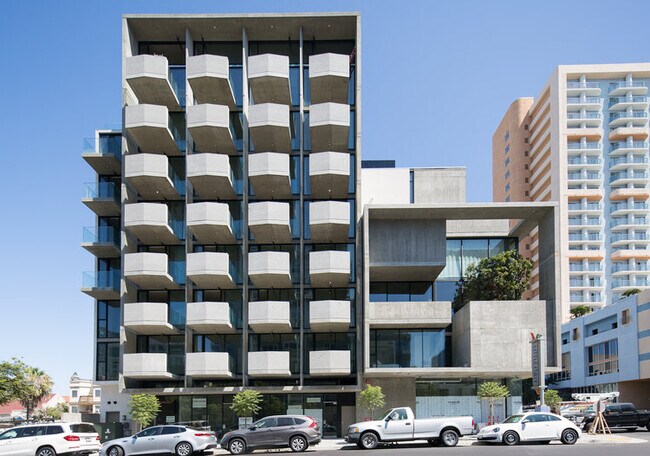 Photo - The Continental