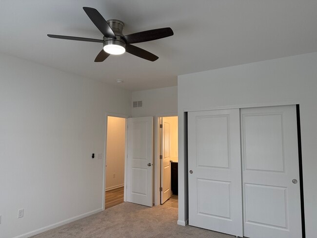 Photo - 287 Kingsport Dr