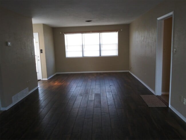 Photo - 32 Oakview Cir
