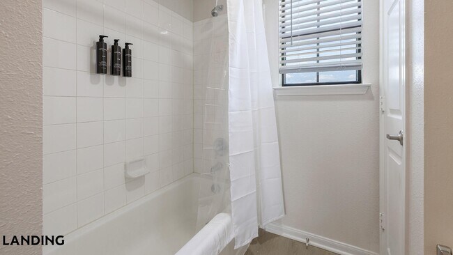 3232 N Garland Ave Unit 7-17LW