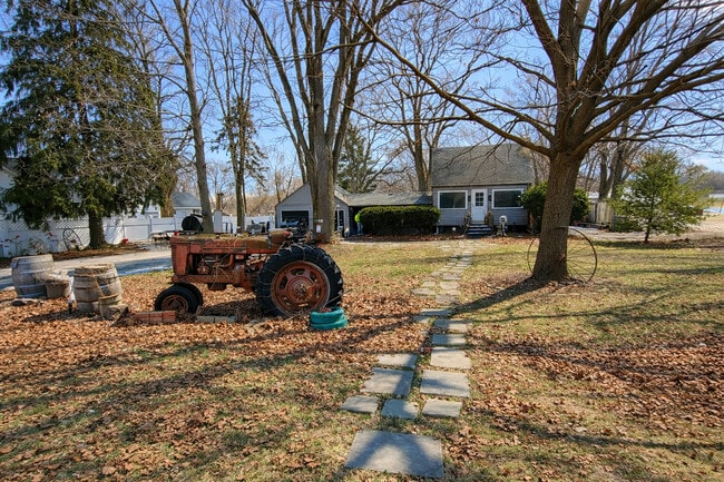 Building Photo - 1125 Molitor Rd