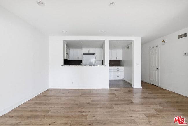 Photo - 21650 Burbank Blvd Unit 315