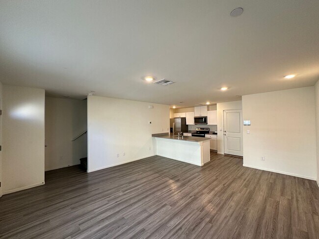 Photo - Volunteer & Amigo