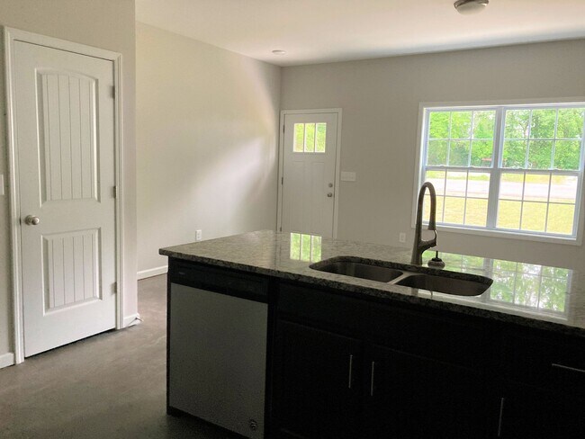 Photo - 805 Lynes St Unit C