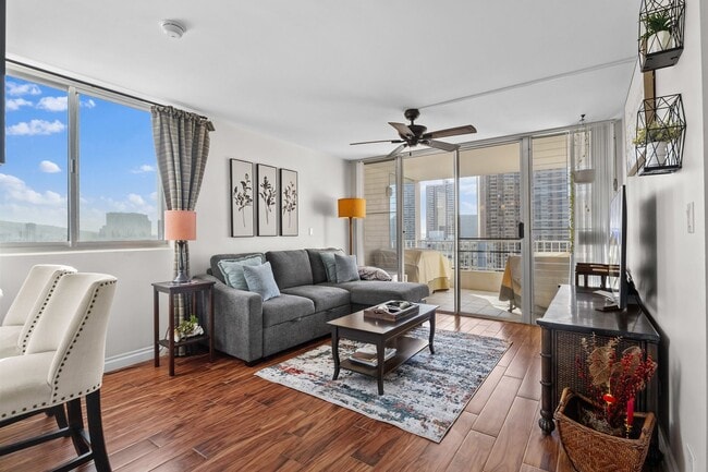 Building Photo - Elevated Island Living: High-Floor Corner Gem with Harbor & Sunset Vistas Unit 1801