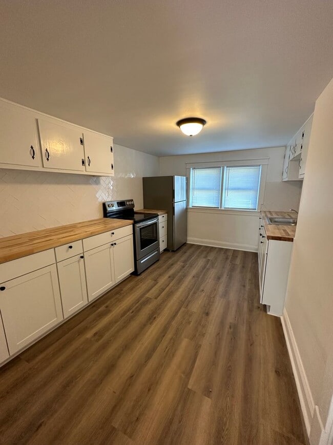 Photo - 707 Mansfield Ave Unit Apt. B