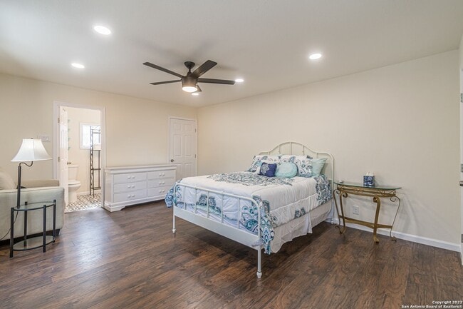 Photo - 207 W Hermine Blvd