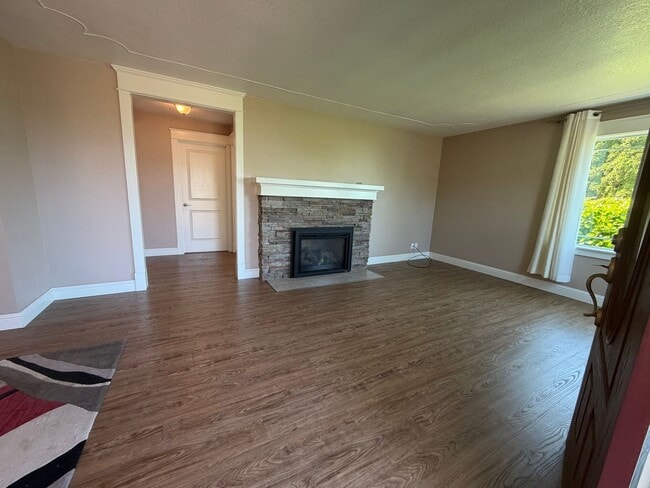 3521 Harrison Dr