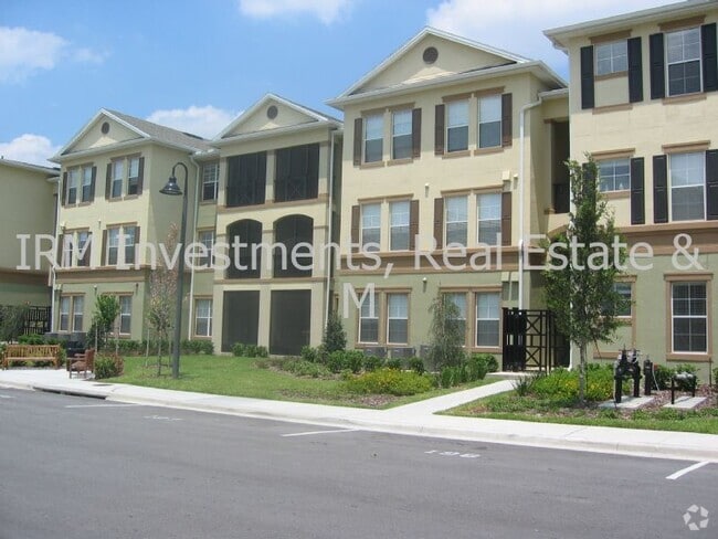 Building Photo - 3 bed 2 bath, 1st floor corner unit Rental
