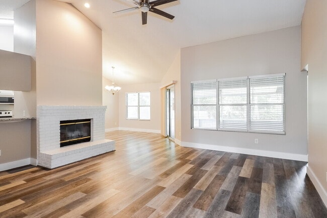 Photo - 12791 Serenade Cir N