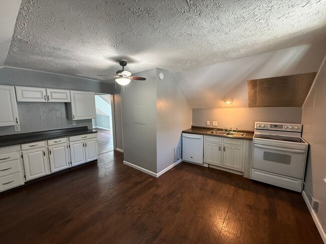 Photo - 24 Davis St Unit 24 Davis St. -  3