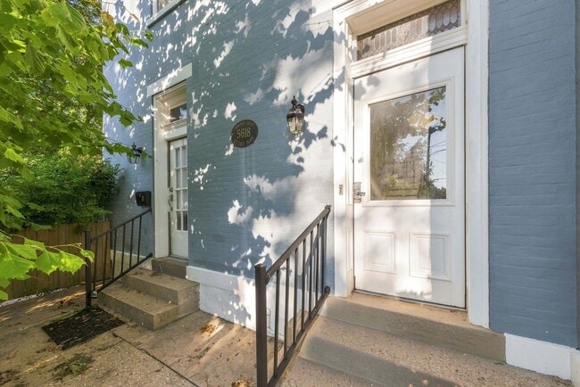 5618 Whitney Pl Unit 4