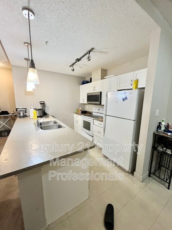 Building Photo - 136 C Sandpiper Rd Unit 315